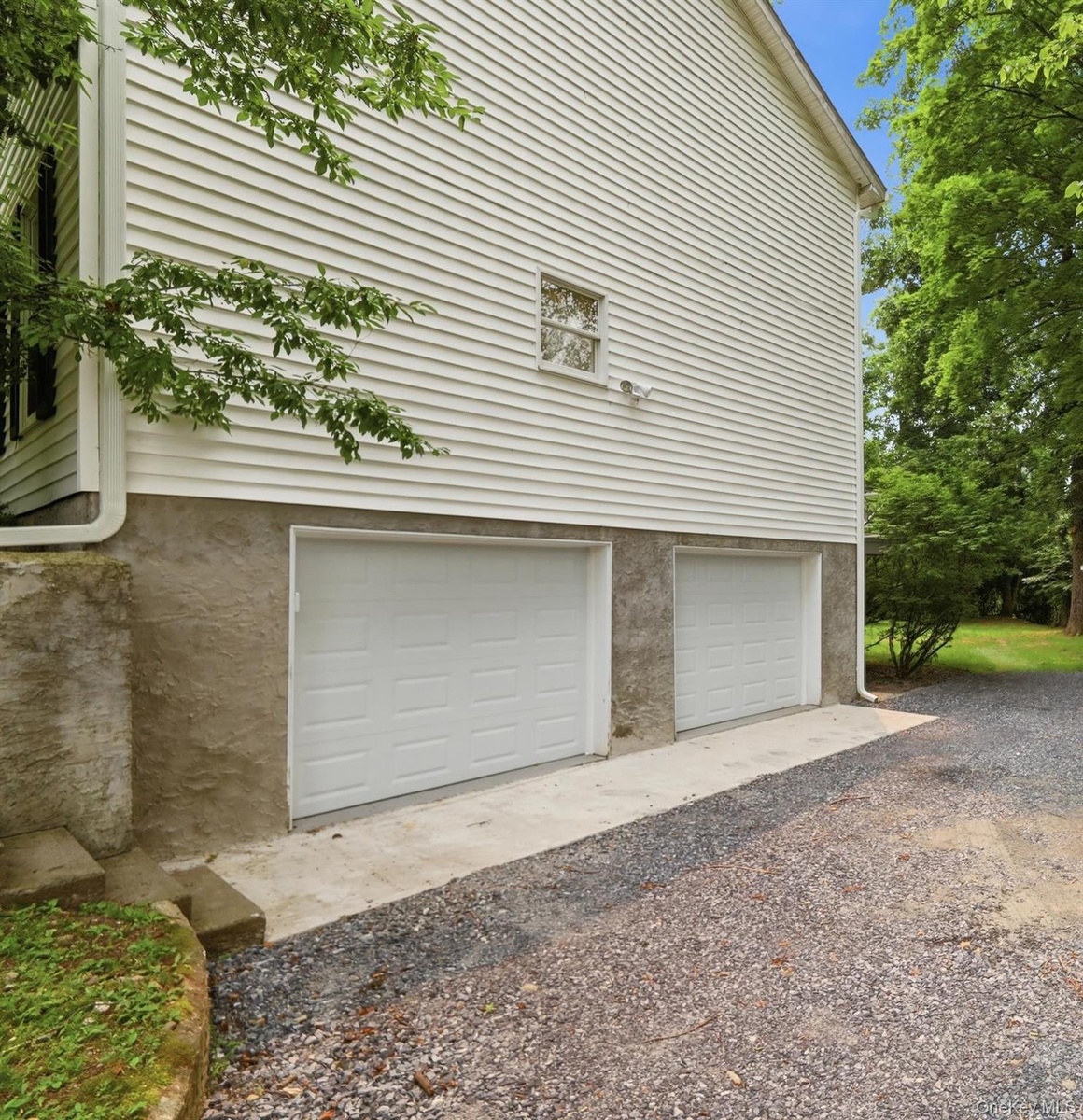 2 car garage!