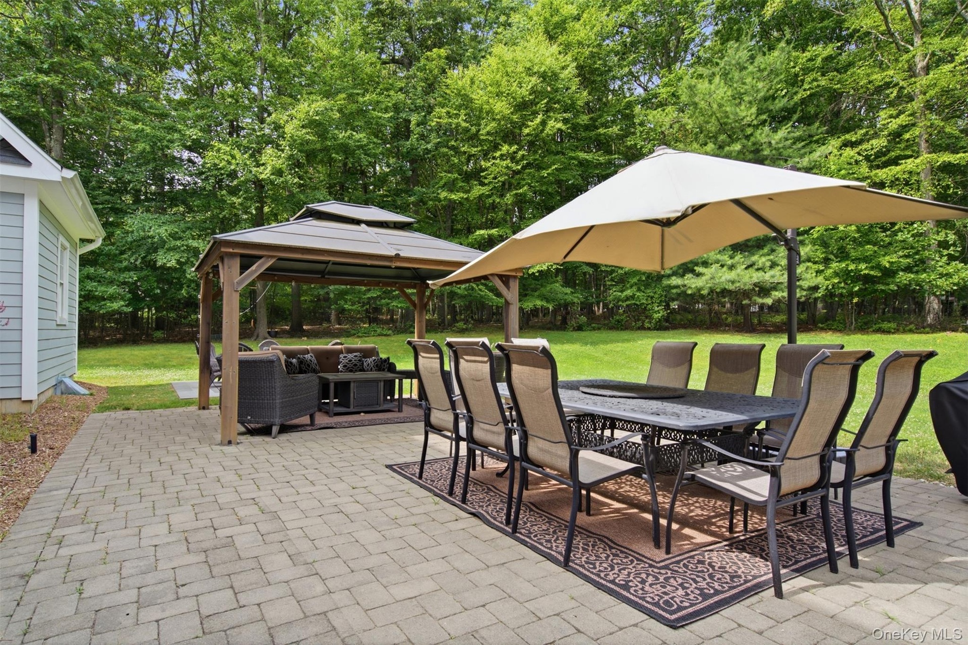 Paver patio just off kitchen