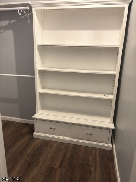 Walk in closet