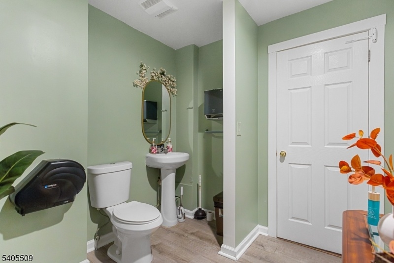 Powder room