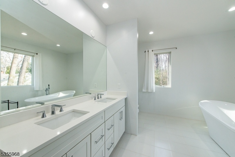 2nd Floor Bath