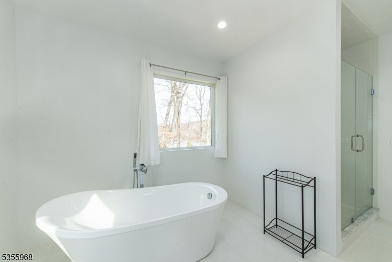 2nd Floor Bath
