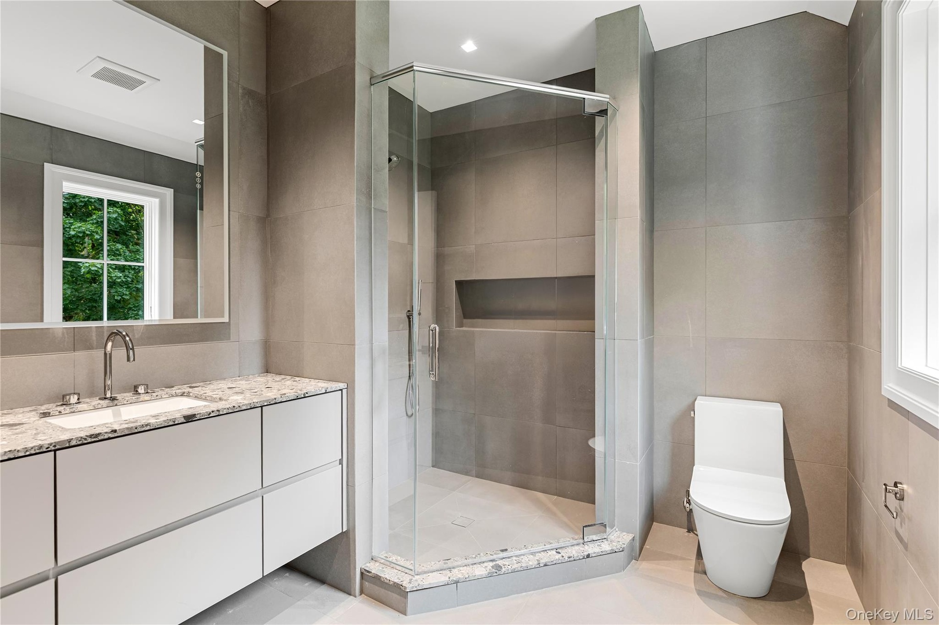 En-Suite Bathroom