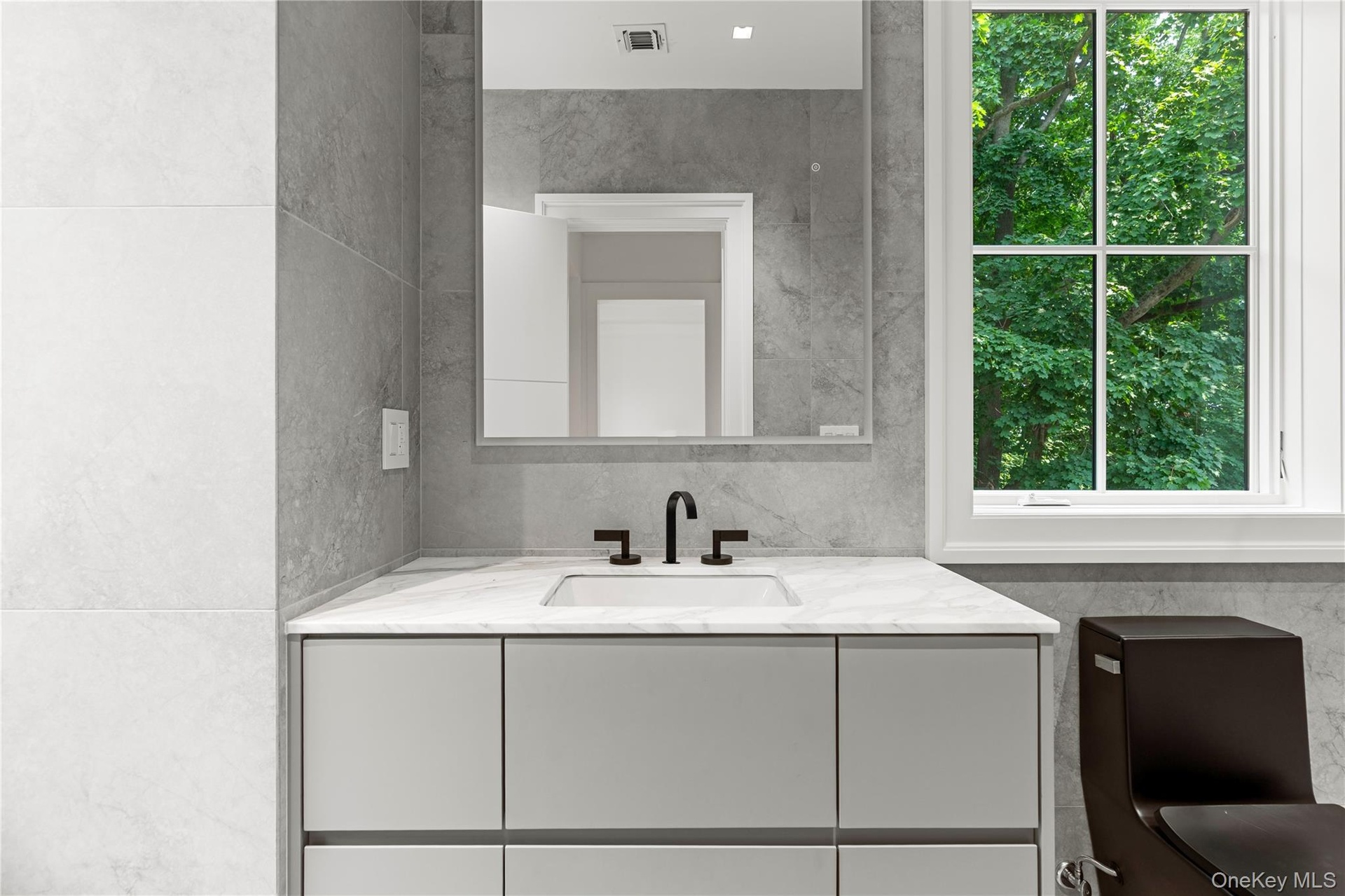 En-Suite Bathroom Vanity View