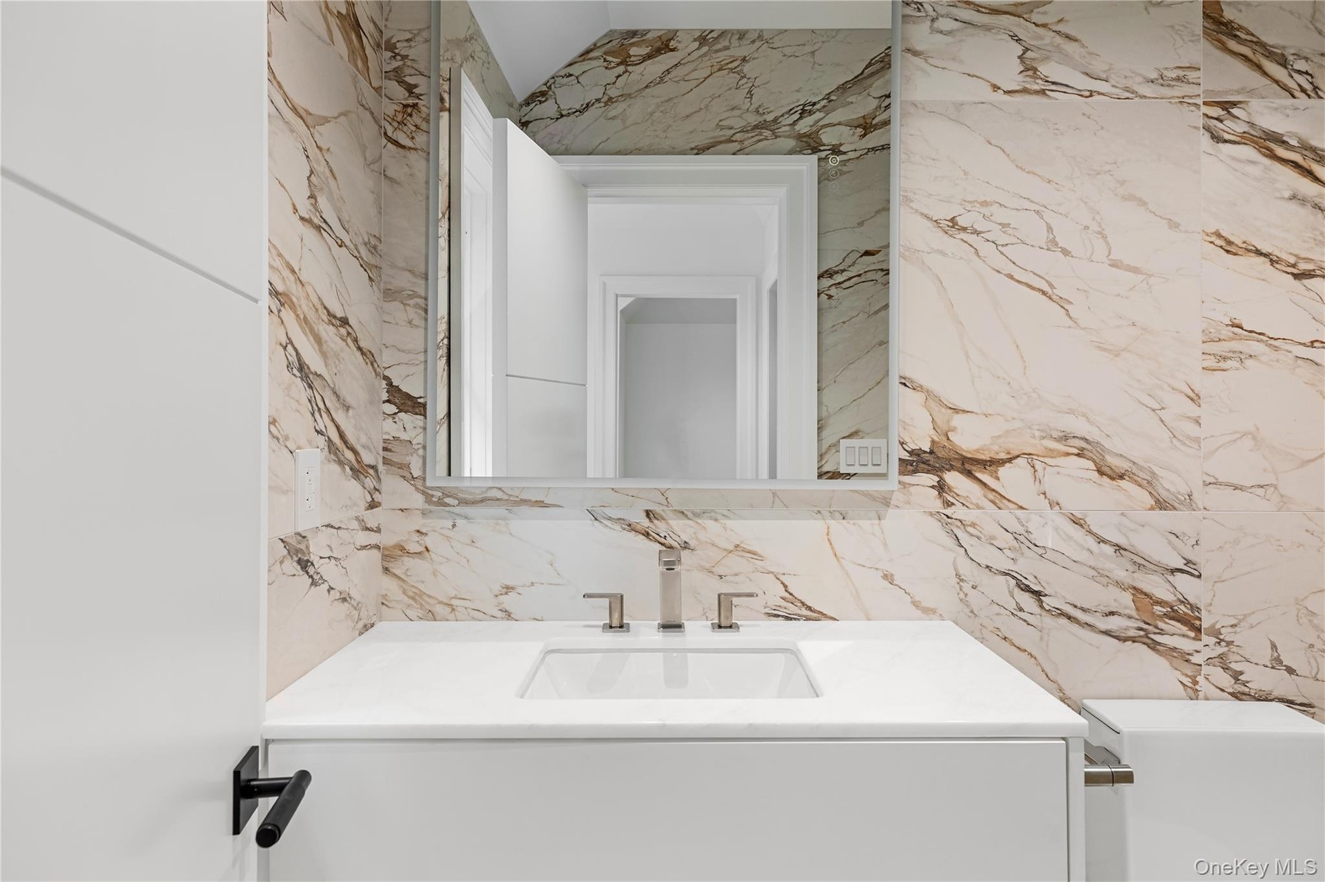 En-Suite Bathroom Vanity View