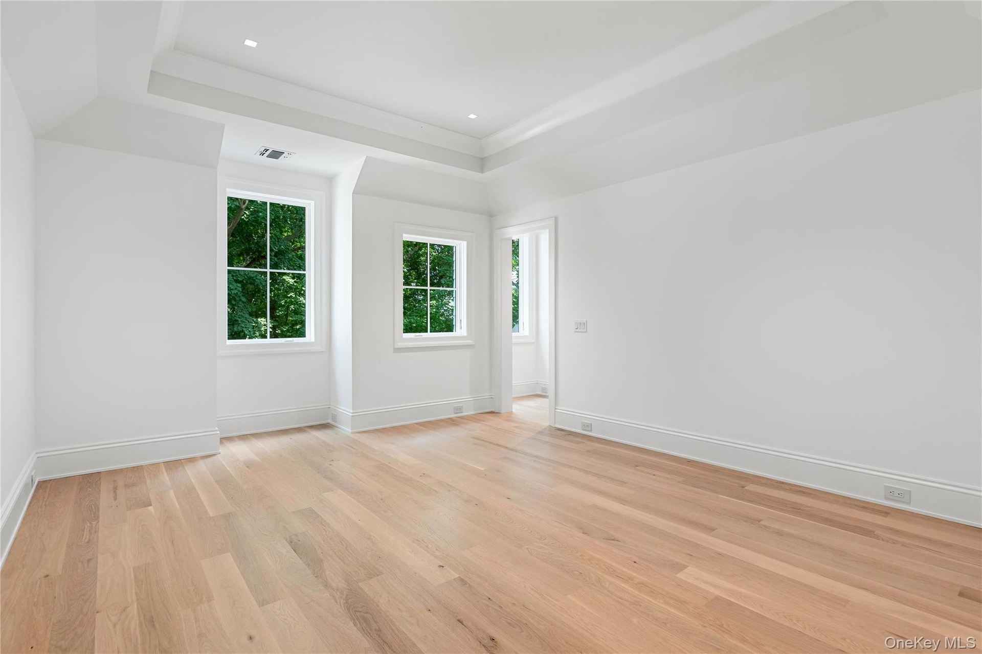 Second Floor Bedroom with En-Suite Bath