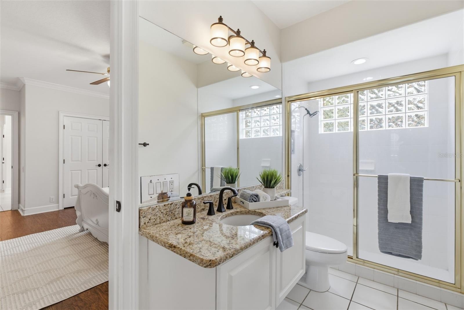 en suite bathroom