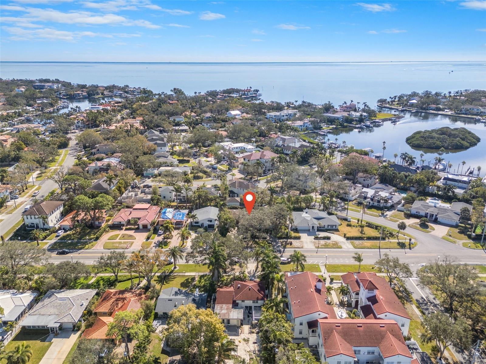 215 Snell Isle Blvd NE