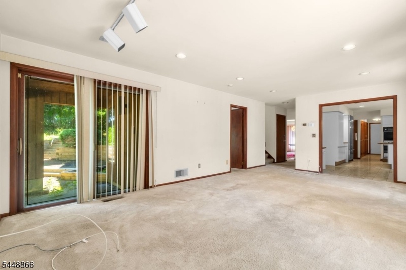 Family Rm to outside