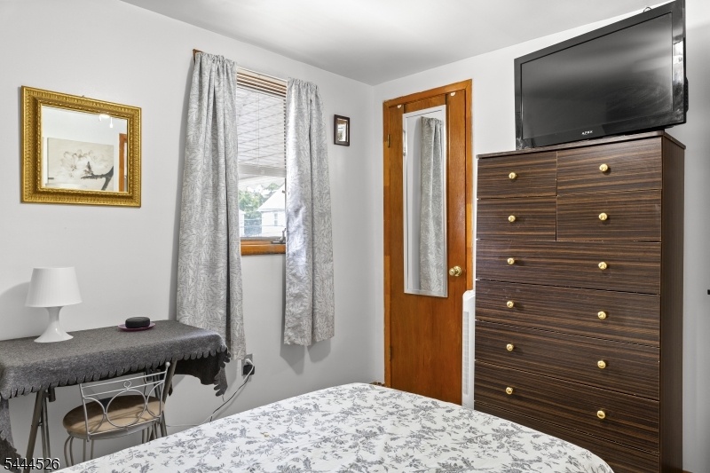 Bedroom 2nd Floor 4