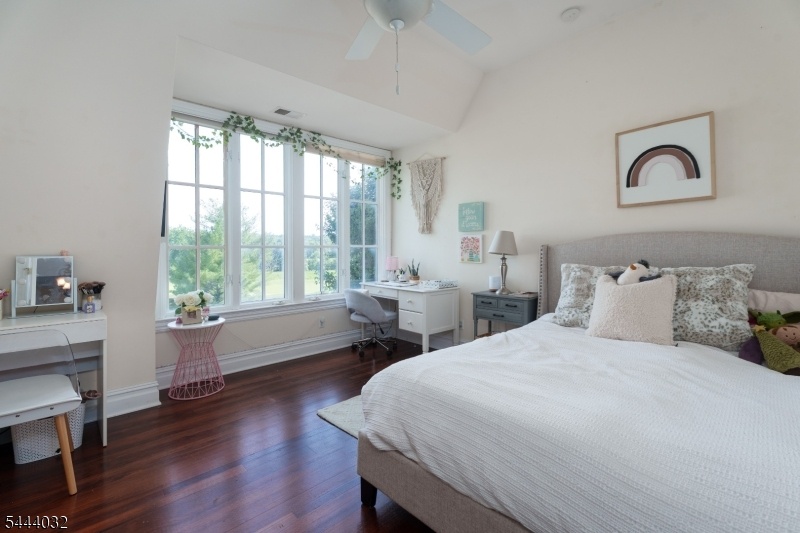 bedroom with jack and jill