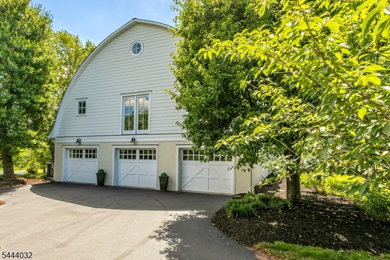 3 car oversized garage