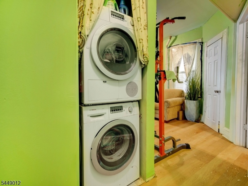 Unit 1 Washer/Dryer