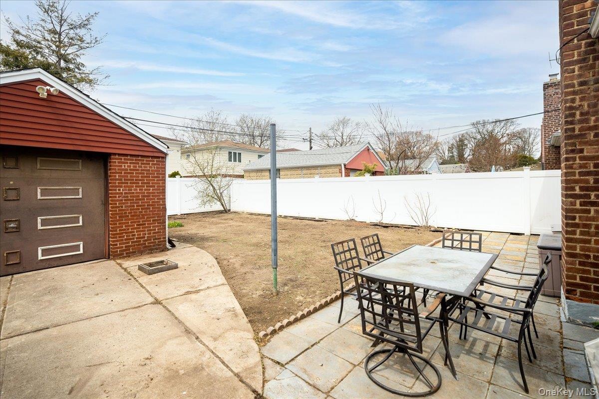 Detached Garage, Patio & Yard