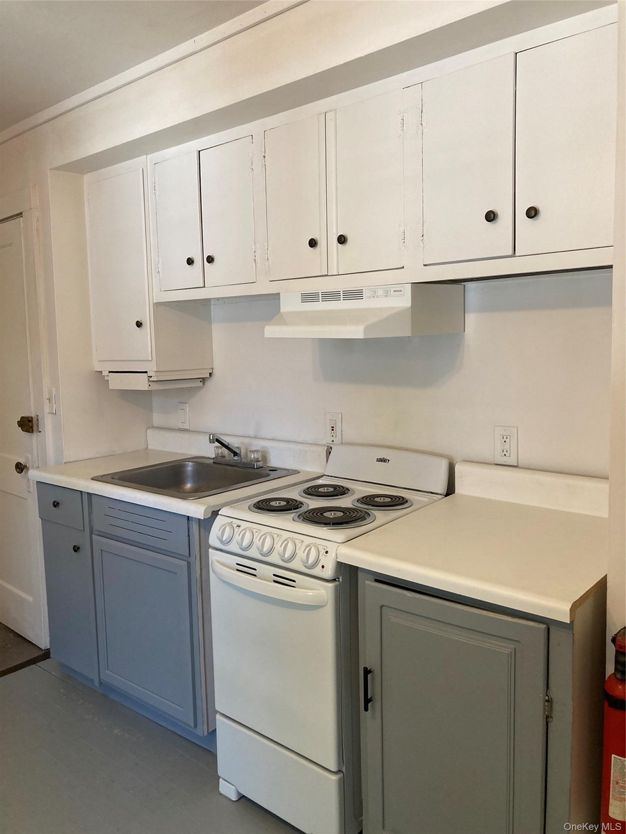 Apartment 11New stove, updated electric