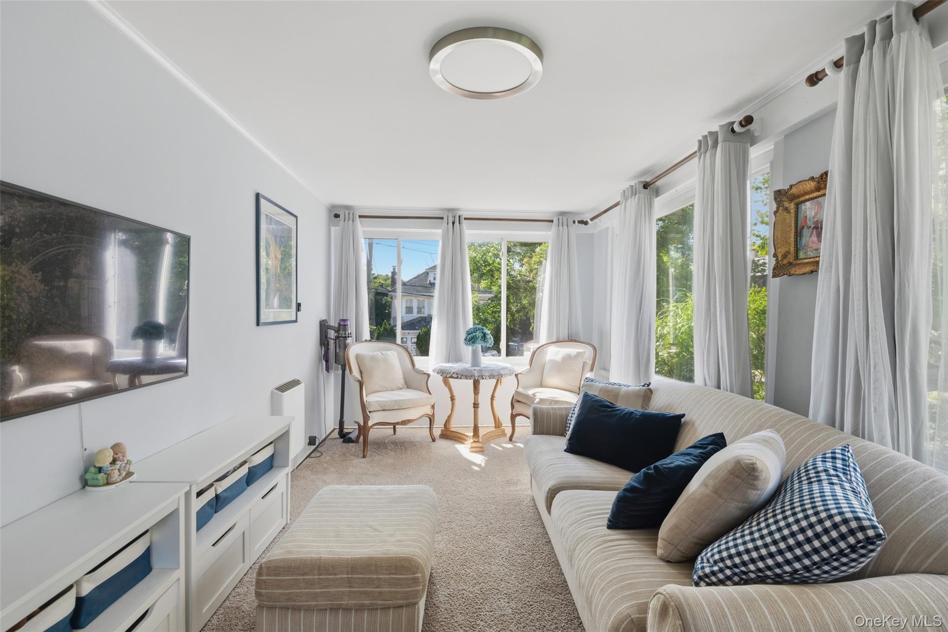 Super bright sunroom  perfect for relaxing (#220)