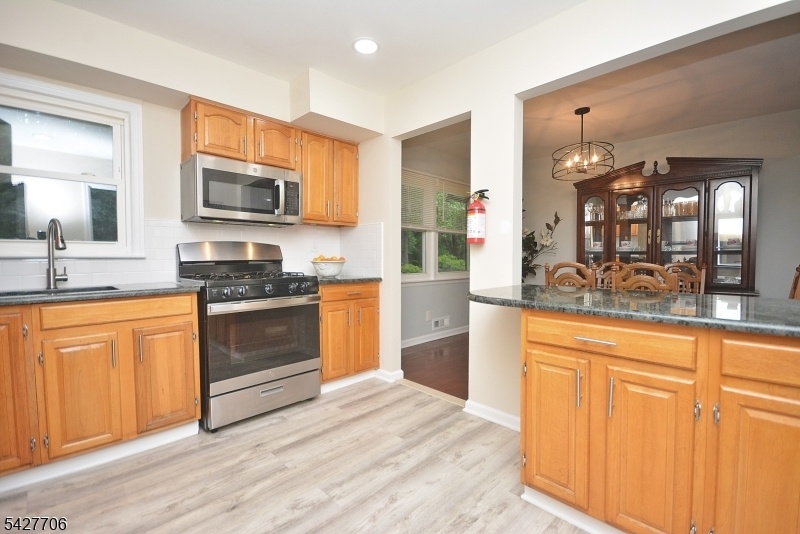 Kitchen & Dining Room