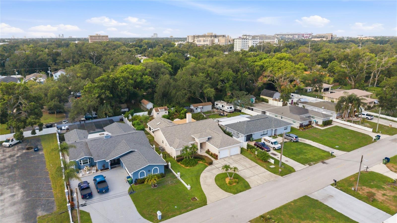 front of home with large circular drive