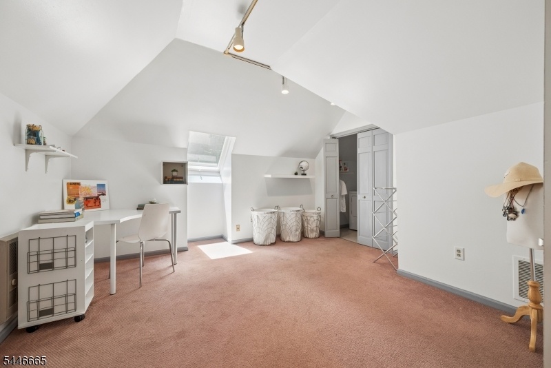 Bedroom/Bonus Room