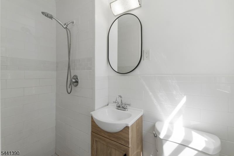 .FULL BATH, LEVEL 3