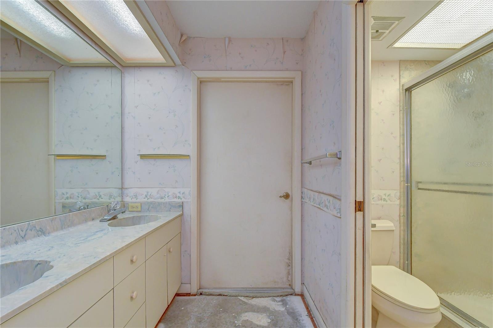 Well-appointed en-suite bath.