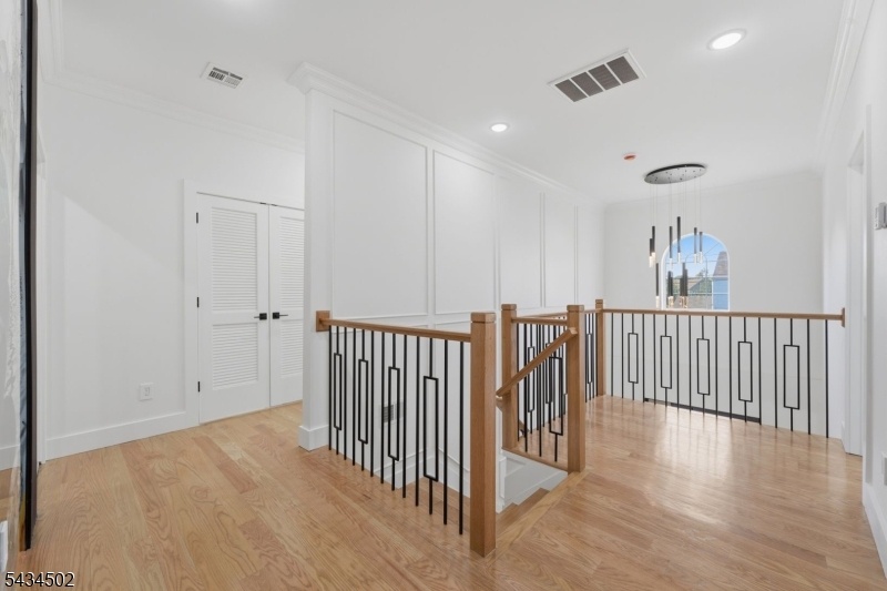 2nd floor landing