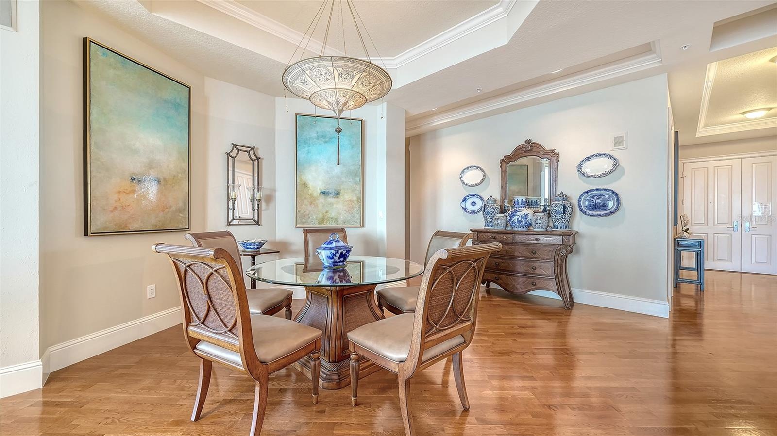 1206 DINING SPACE