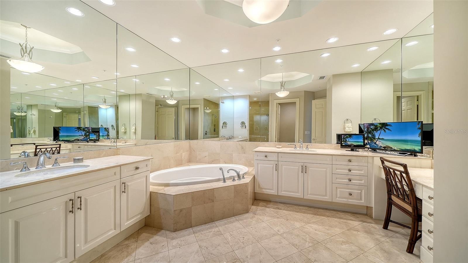 SECONDARY ENSUITE BATH