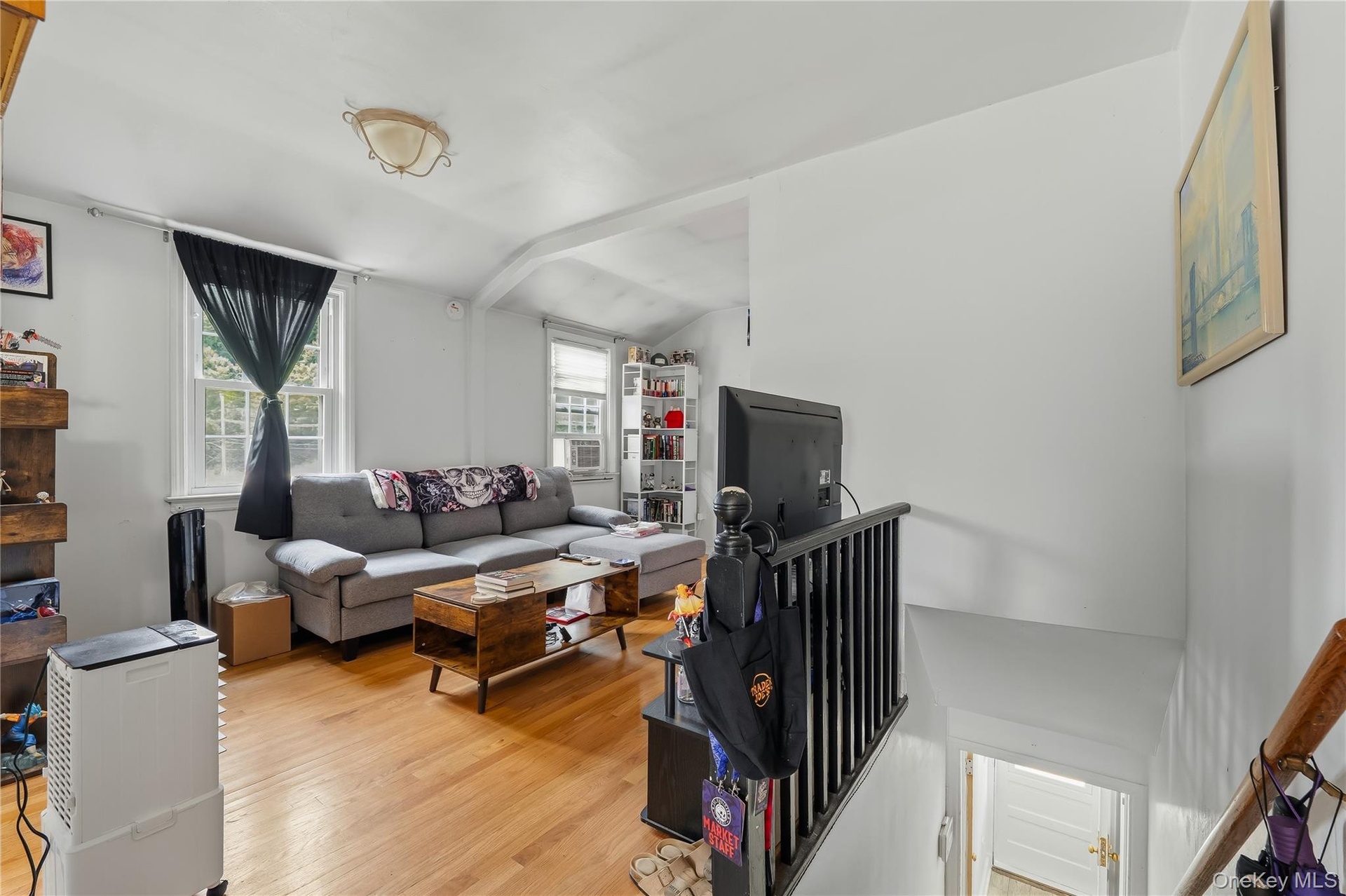 Unit 2, Living room