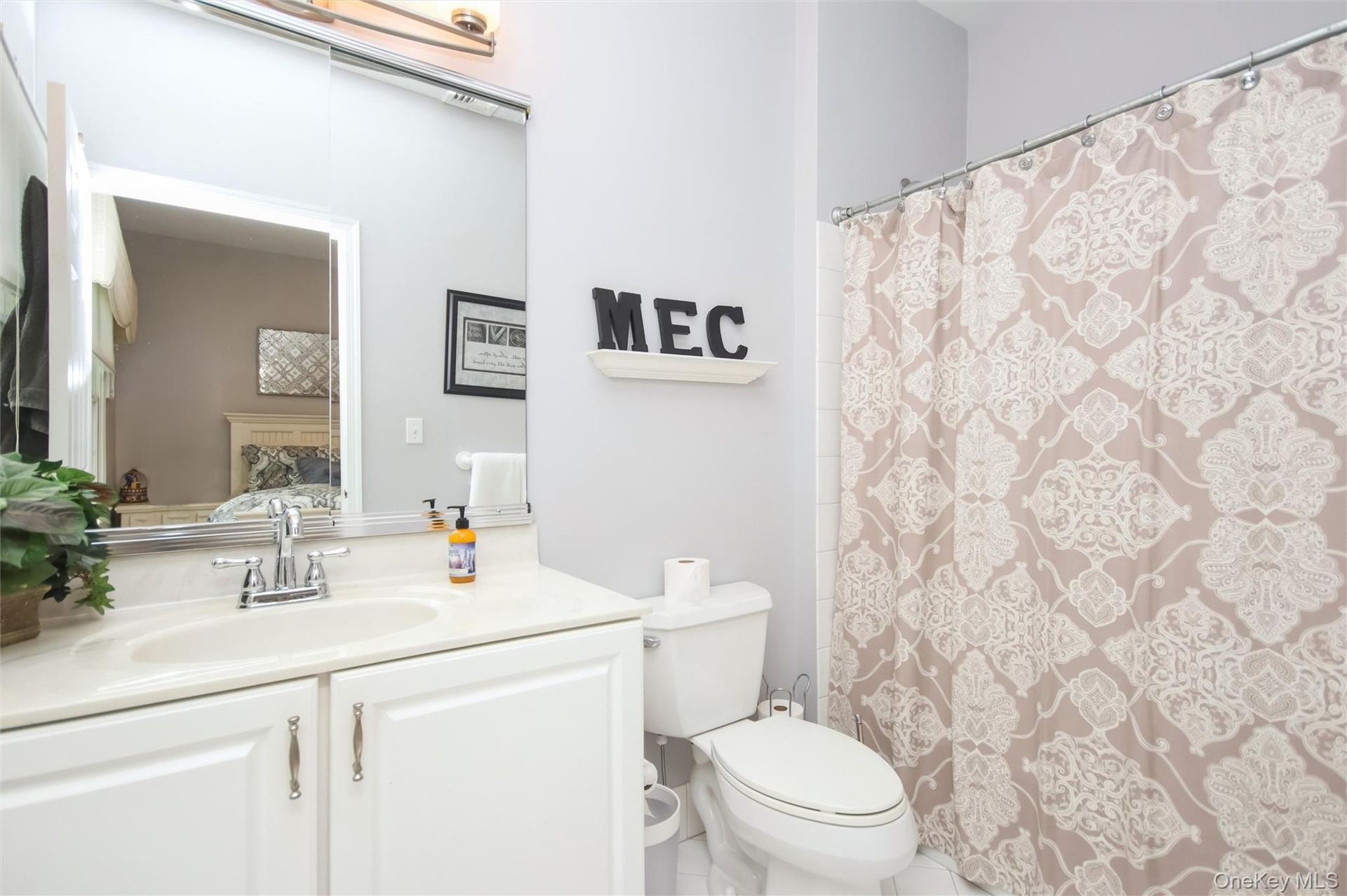 Full Bath in Princess Suite
