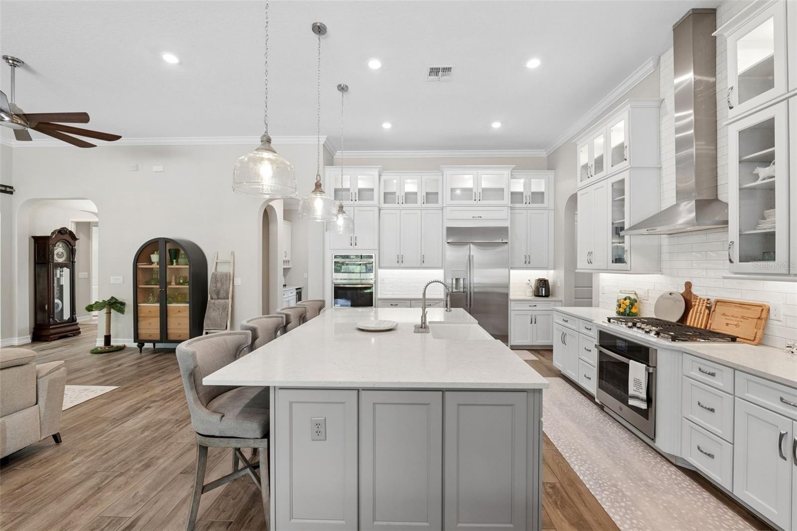 High ceiling and quality craftmanship throughout this upgraded kitchen.