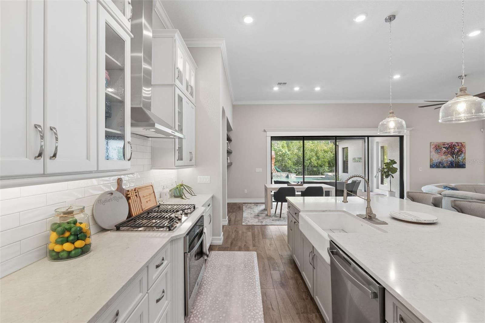 Pristine and ready for your family chef.