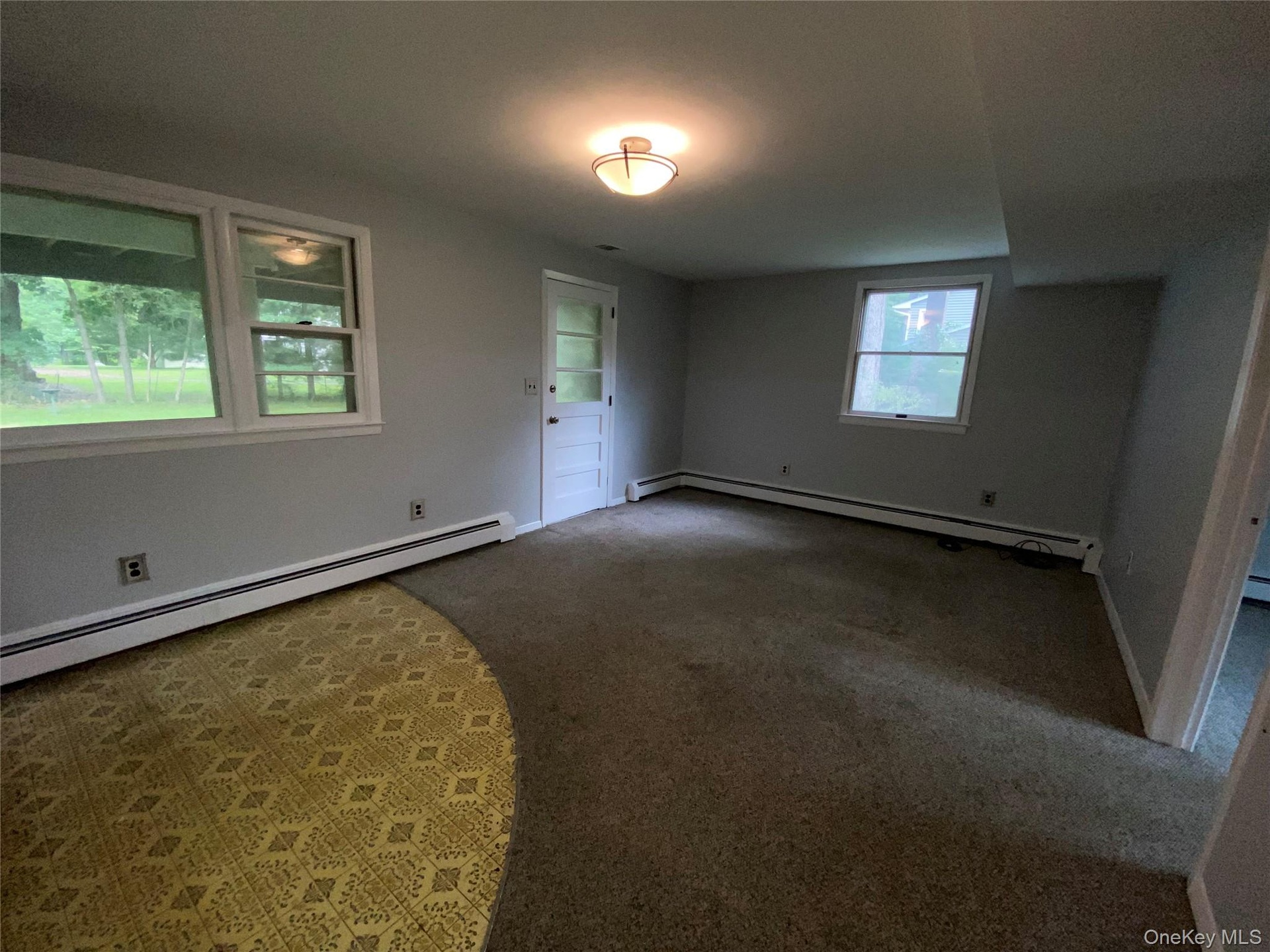 Bonus room on lower lever could be office/exercise room/game room