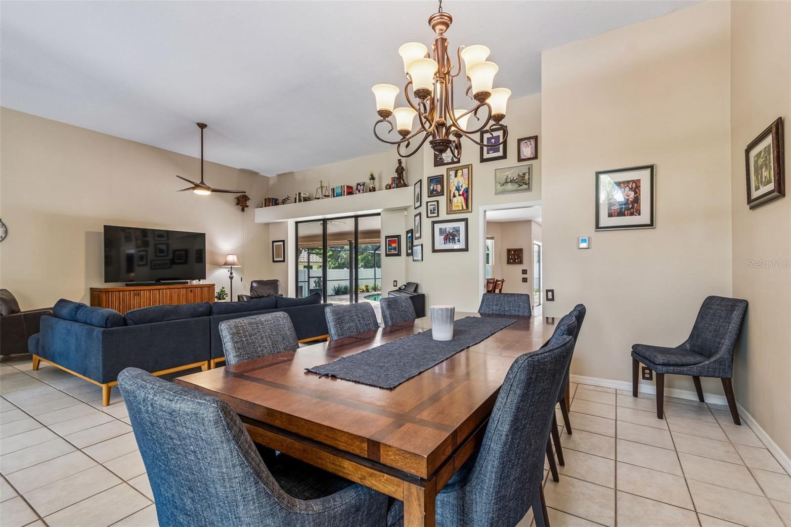 living/dining room