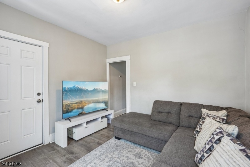 1st floor Living Room