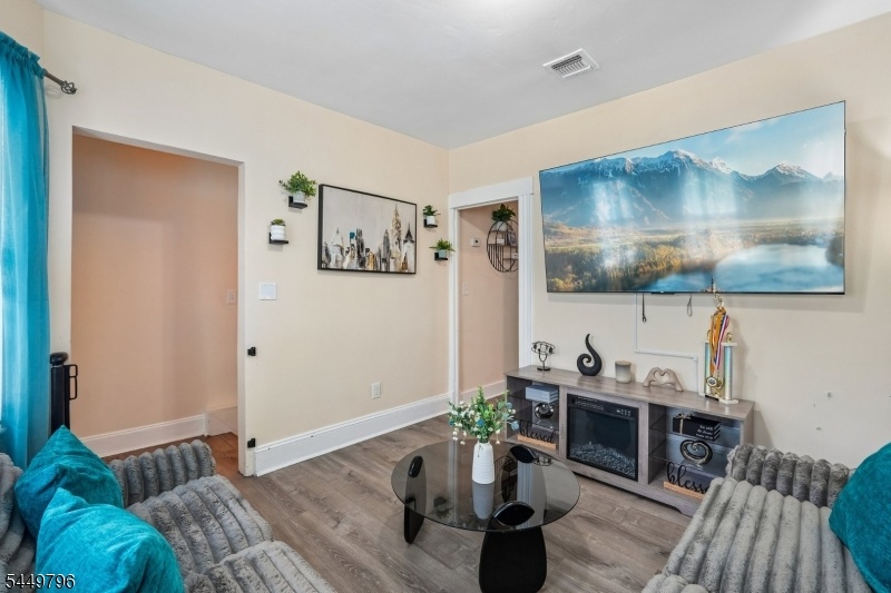 2nd floor Living Room