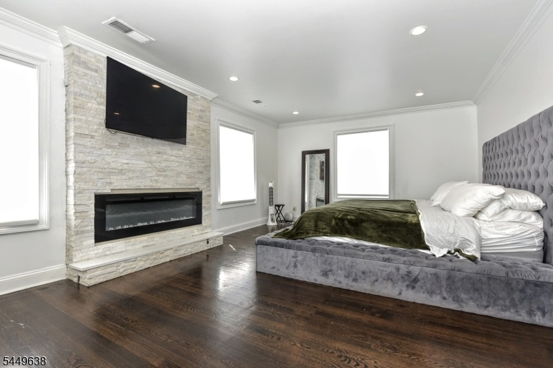 Primary Bed