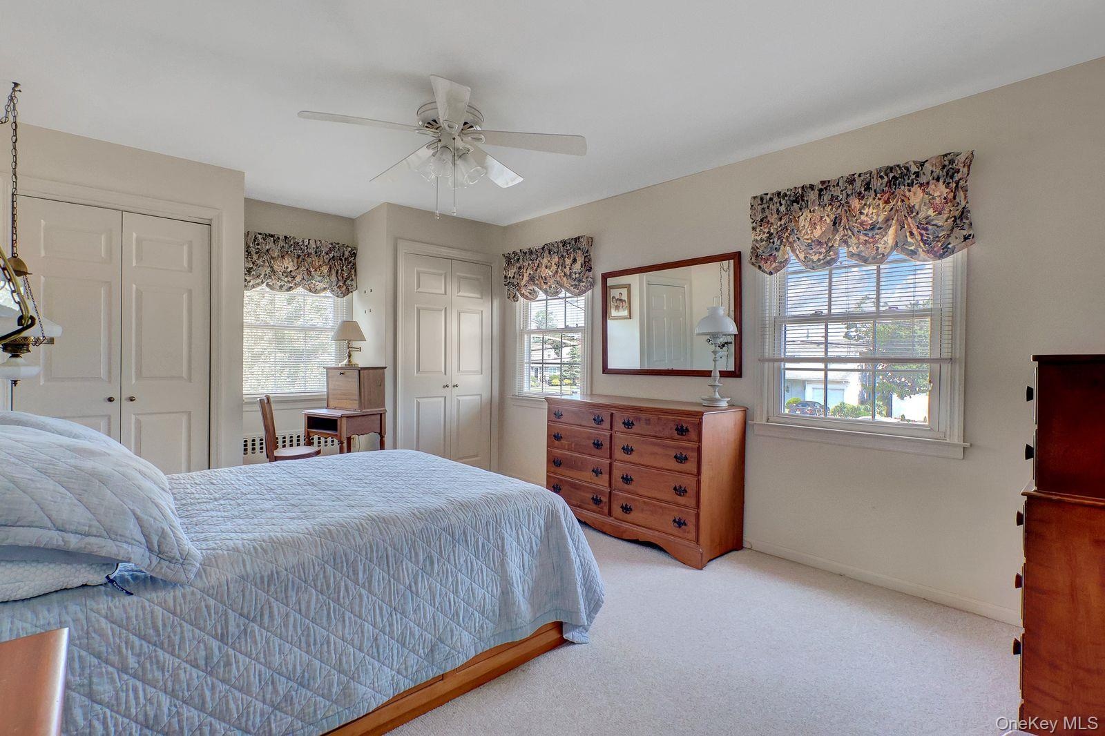 (11'5 x 16'6 )  Spacious Primary Suite w Fbth,, hardwood floors