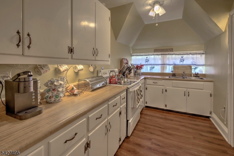 3rd floor kitchen