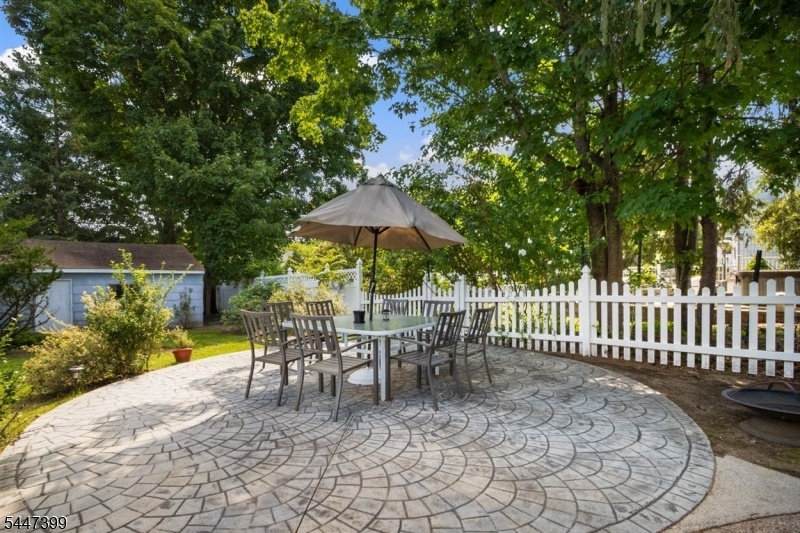 STAMPED CONCRETE PATIO