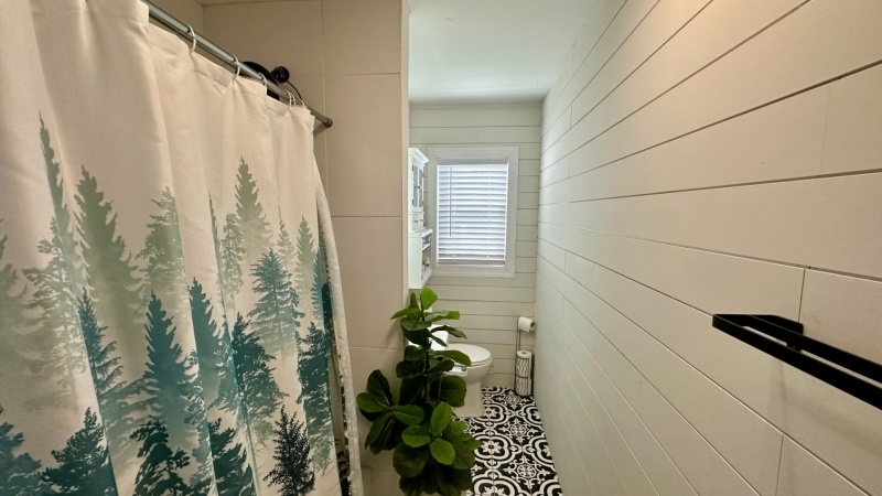 MAIN BATHROOM