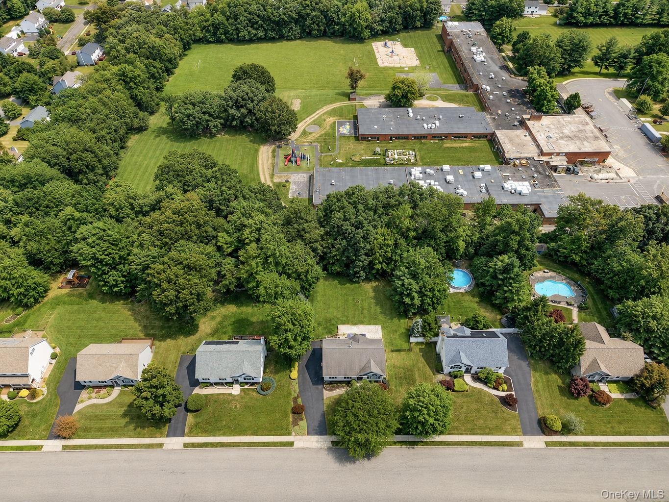 School in walking distance
