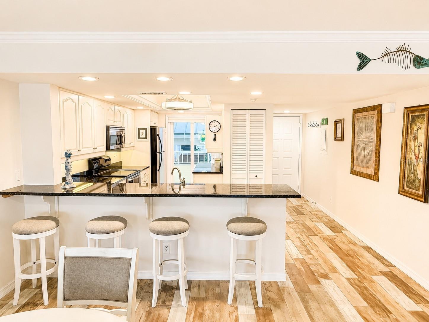 Redone white kitchen! Turnkey furnished.