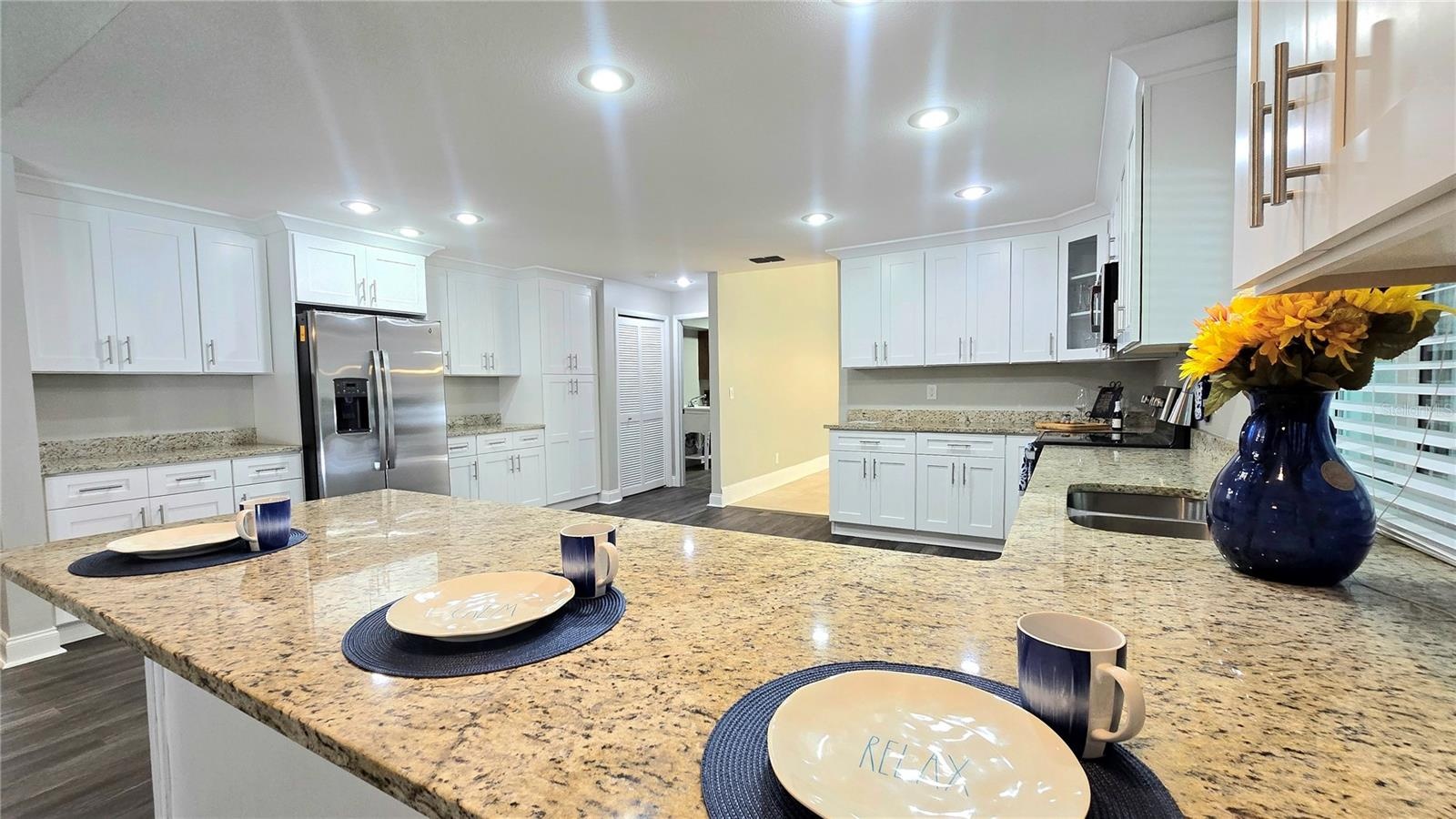 Expansive Granite Counters