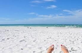 15 Minutes to the Beach!
