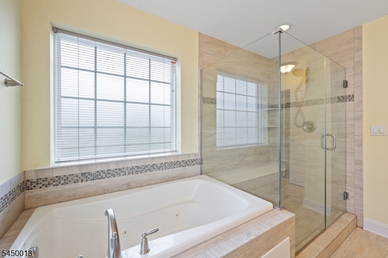 Jetted tub
