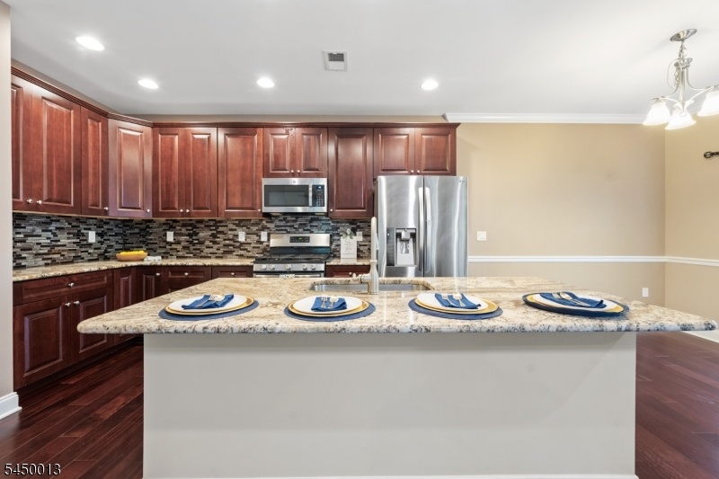Kitchen center island