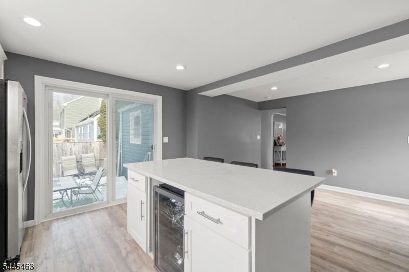 Eat-in Kitchen