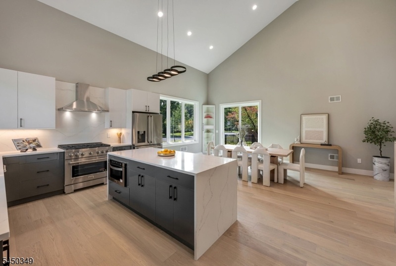 KItchen/DR