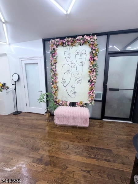 WAITING AREA